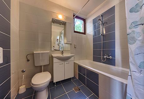 2+1 fős comfort tenger oldali teraszos apartman - fürdőszoba