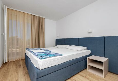 Kétágyas pótágyazható, balkonos standard szoba