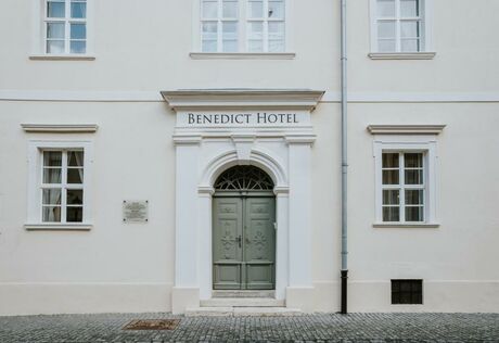 Benedict Hotel