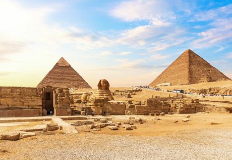Szfinx és a Gízai piramisok