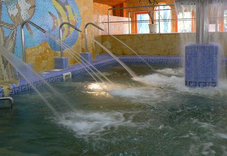 Aqualand - Fedett Fürdő